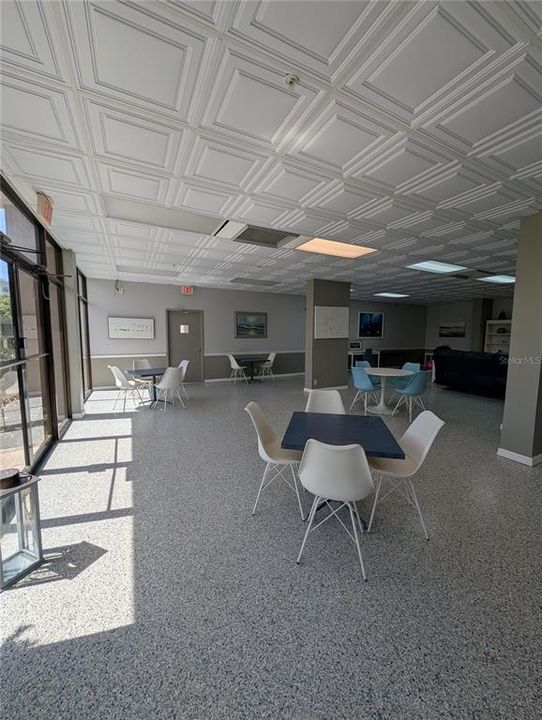 For Rent: $1,800 (0 beds, 0 baths, 439 Square Feet)