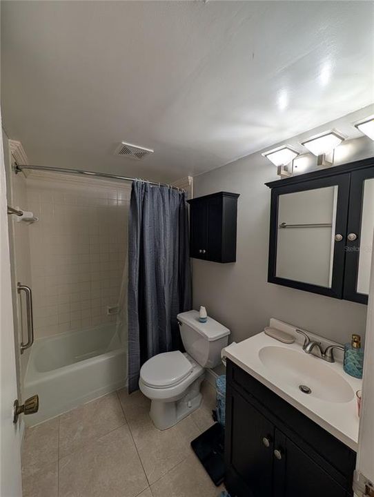 For Rent: $1,800 (0 beds, 0 baths, 439 Square Feet)