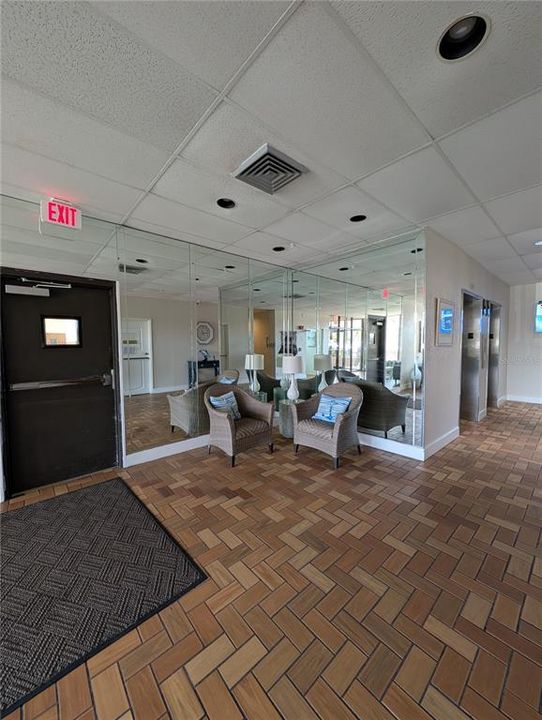 For Rent: $1,800 (0 beds, 0 baths, 439 Square Feet)