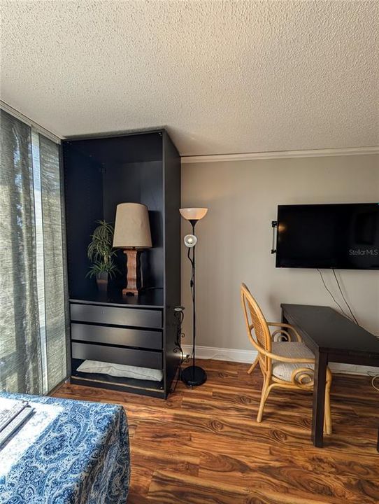 For Rent: $1,800 (0 beds, 0 baths, 439 Square Feet)