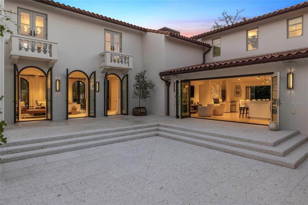 For Sale: $12,500,000 (5 beds, 5 baths, 6065 Square Feet)