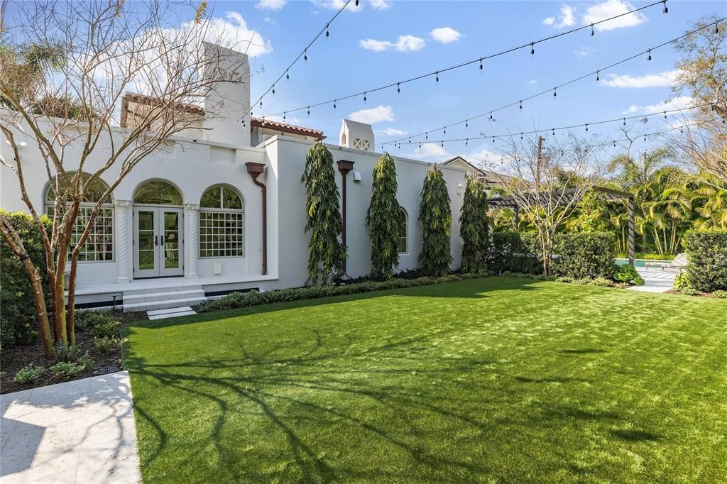 For Sale: $12,500,000 (5 beds, 5 baths, 6065 Square Feet)