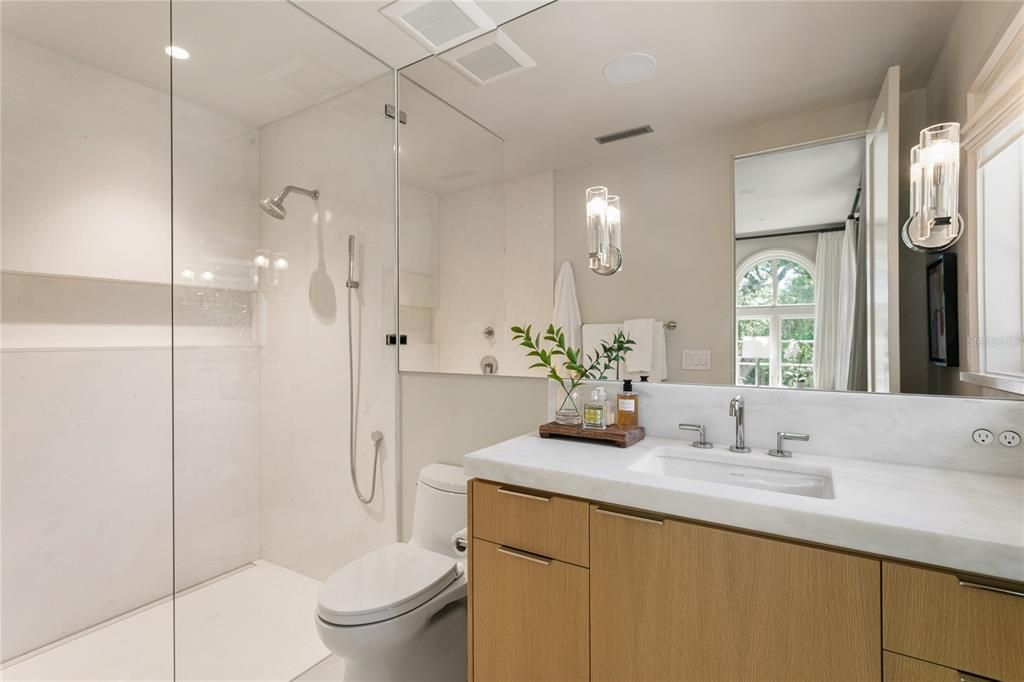 For Sale: $12,500,000 (5 beds, 5 baths, 6065 Square Feet)