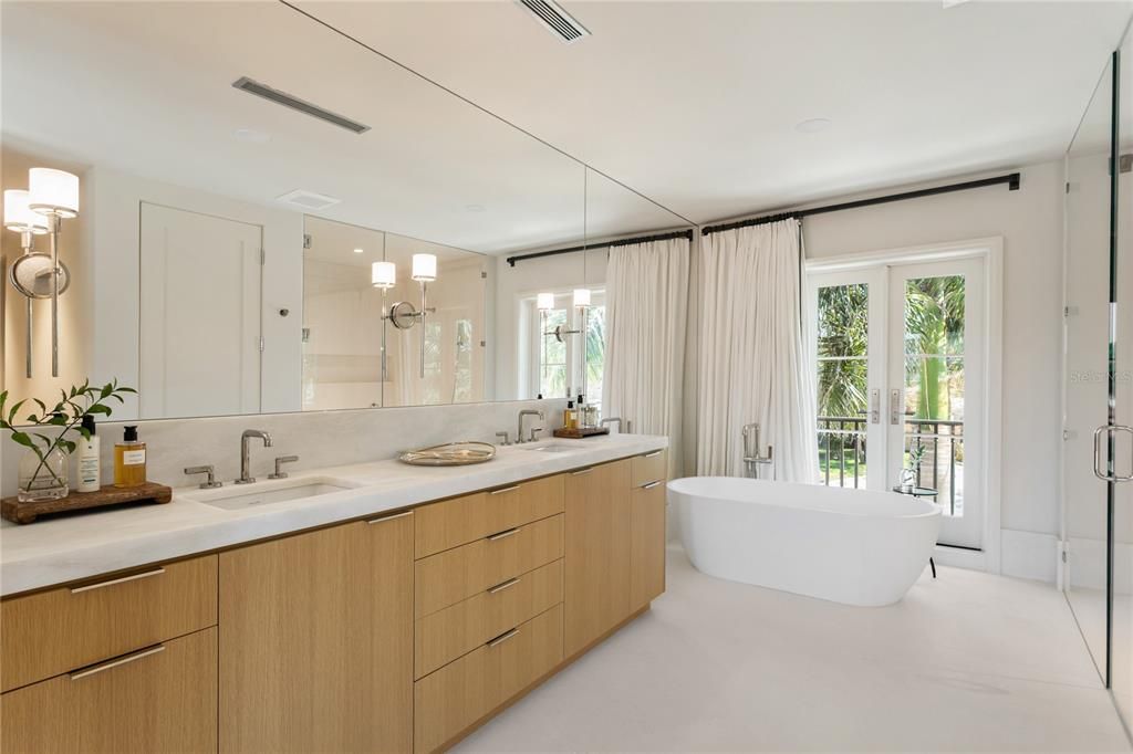 For Sale: $12,500,000 (5 beds, 5 baths, 6065 Square Feet)
