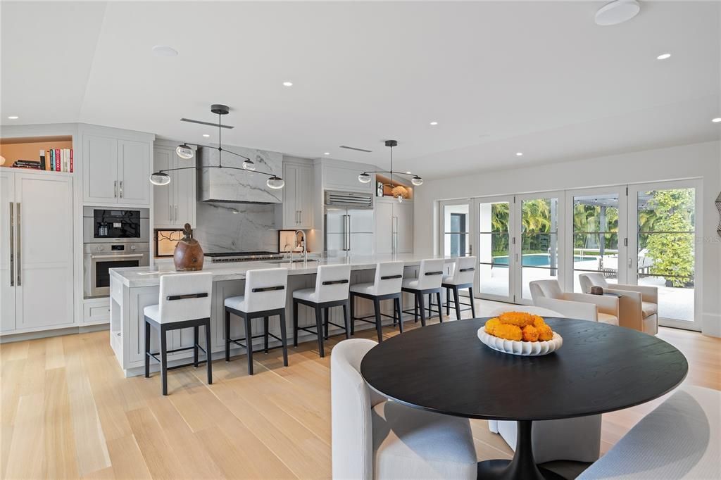 For Sale: $12,500,000 (5 beds, 5 baths, 6065 Square Feet)