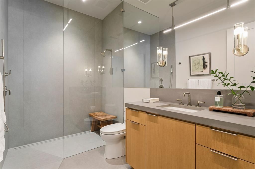 For Sale: $12,500,000 (5 beds, 5 baths, 6065 Square Feet)