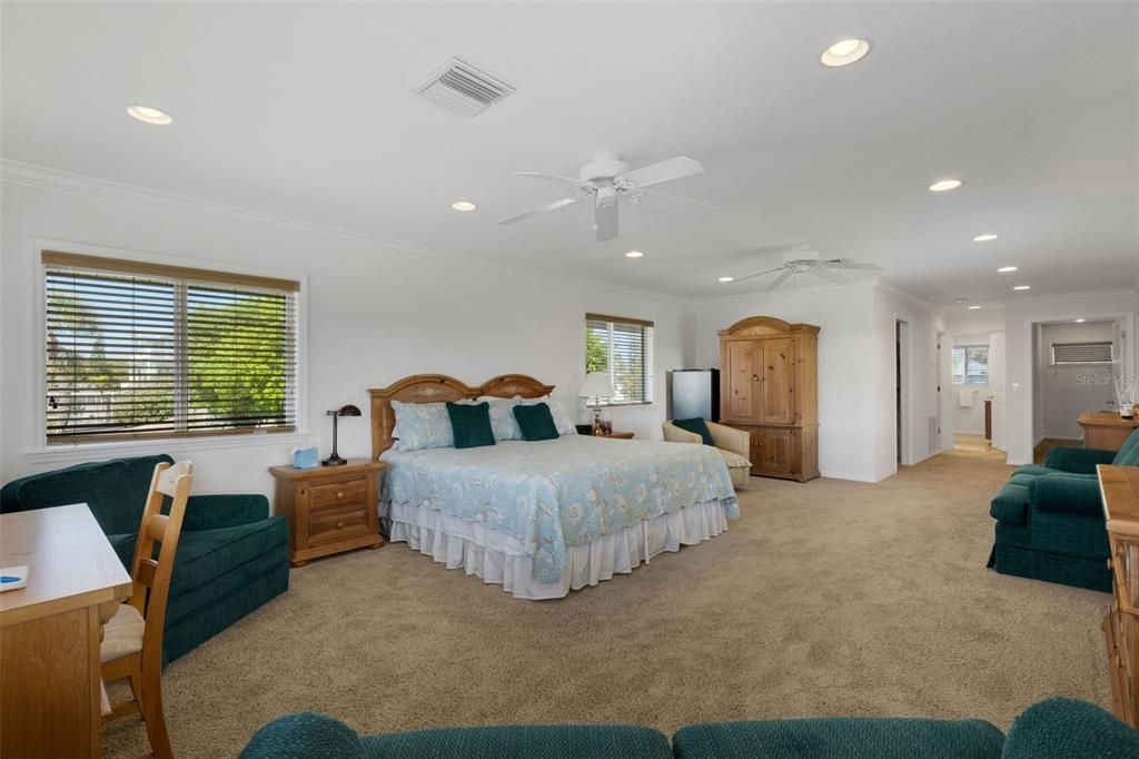 待售: $1,750,000 (0.34 acres)