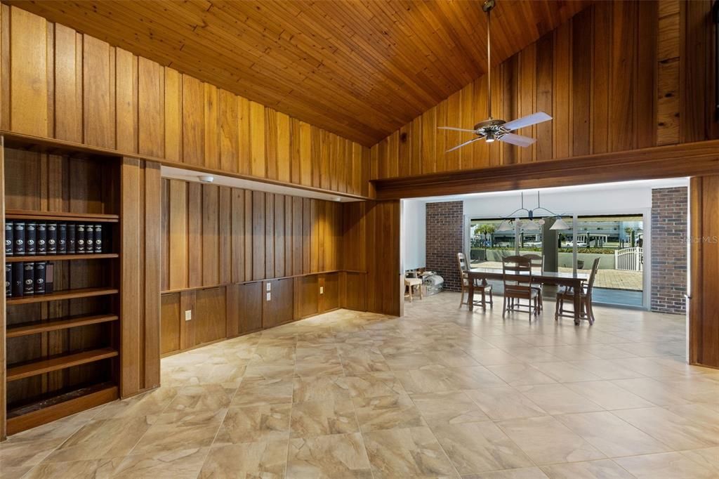 待售: $1,750,000 (0.34 acres)