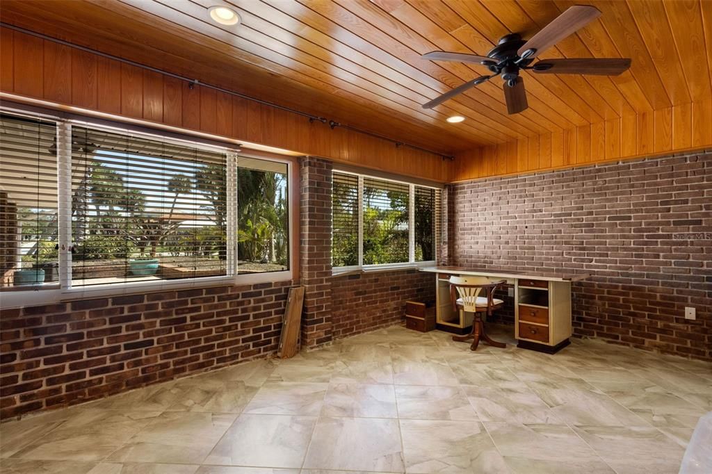 待售: $1,750,000 (0.34 acres)