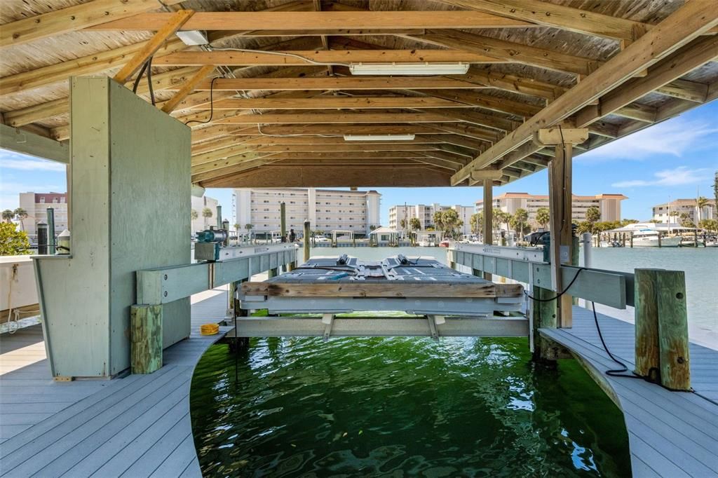 待售: $1,750,000 (0.34 acres)