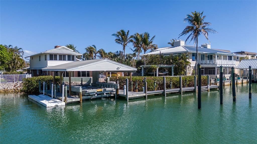 待售: $1,750,000 (0.34 acres)