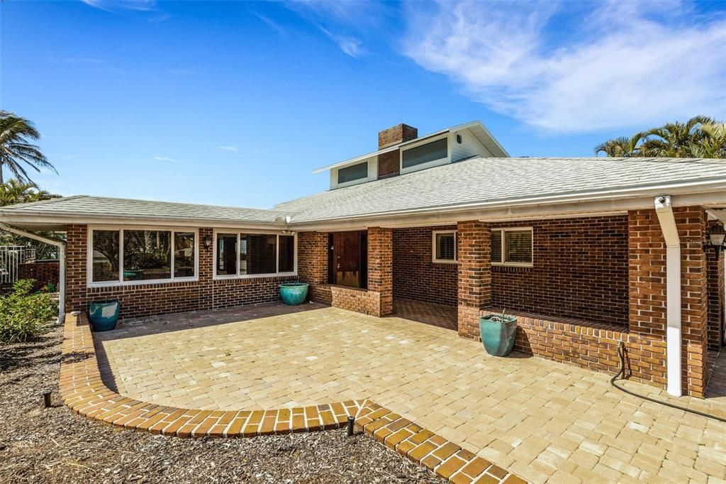 待售: $1,750,000 (0.34 acres)