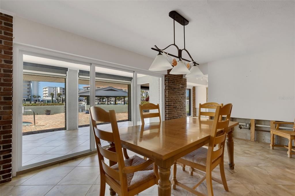 待售: $1,750,000 (0.34 acres)