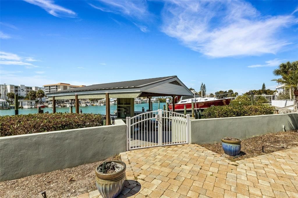 待售: $1,750,000 (0.34 acres)