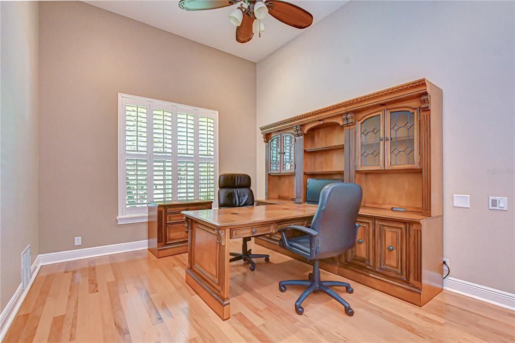 For Sale: $999,900 (4 beds, 3 baths, 3709 Square Feet)
