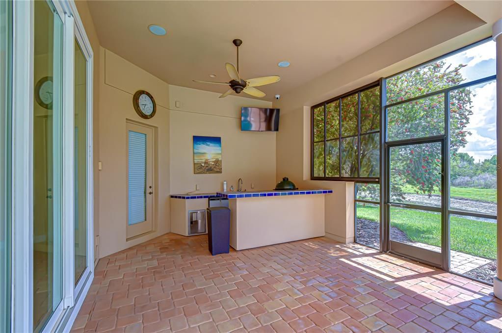 For Sale: $999,900 (4 beds, 3 baths, 3709 Square Feet)