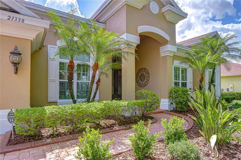 For Sale: $999,900 (4 beds, 3 baths, 3709 Square Feet)