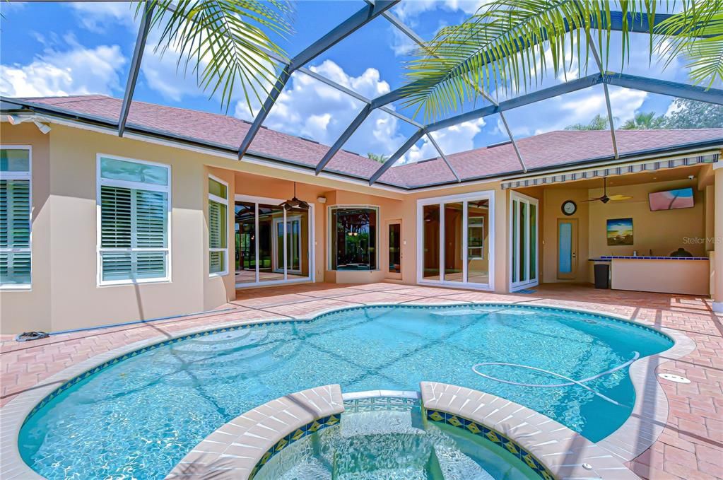 For Sale: $999,900 (4 beds, 3 baths, 3709 Square Feet)