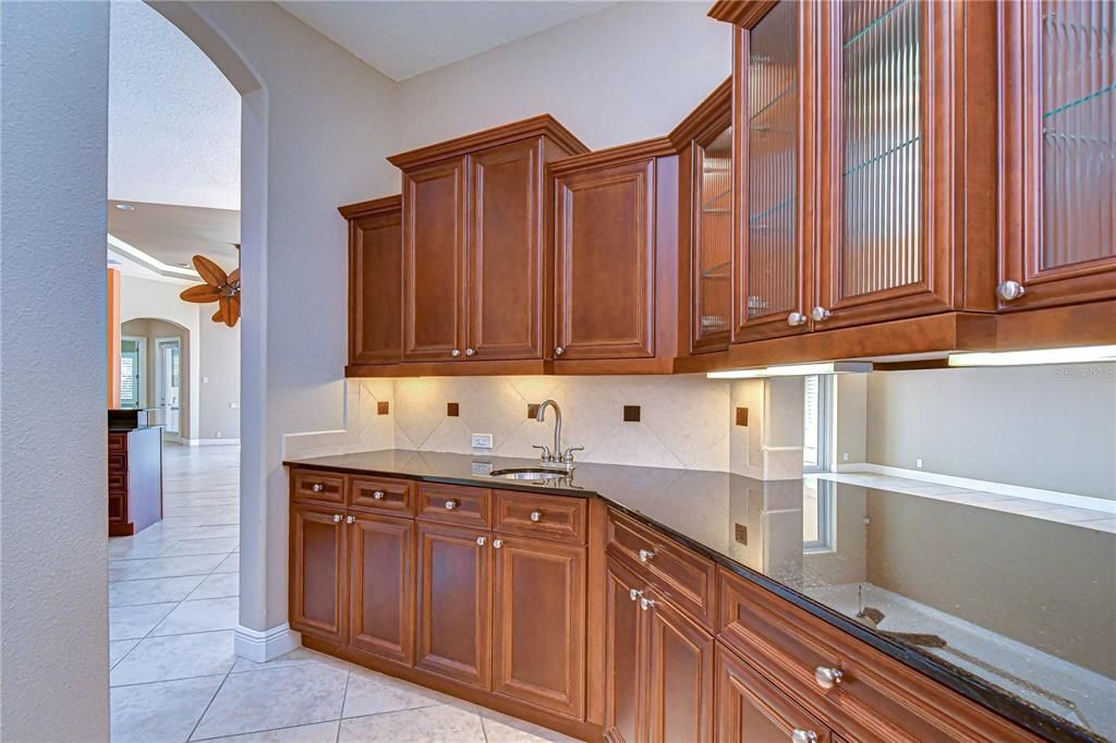 For Sale: $999,900 (4 beds, 3 baths, 3709 Square Feet)