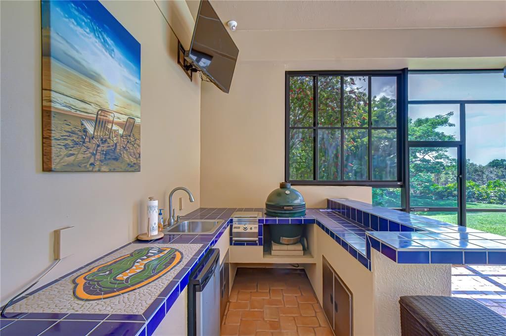 For Sale: $999,900 (4 beds, 3 baths, 3709 Square Feet)