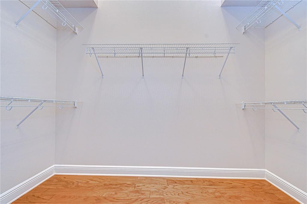For Sale: $999,900 (4 beds, 3 baths, 3709 Square Feet)