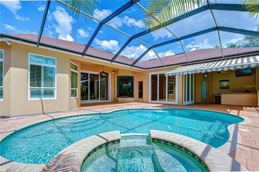 For Sale: $999,900 (4 beds, 3 baths, 3709 Square Feet)