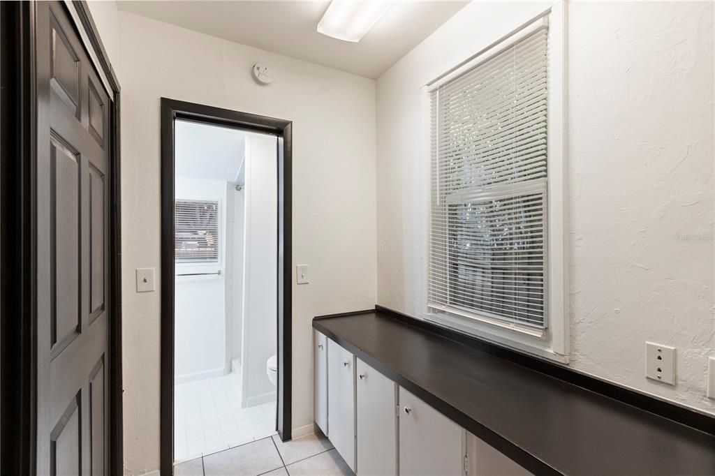 待售: $600,000 (3 贝兹, 0 浴室, 1390 平方英尺)