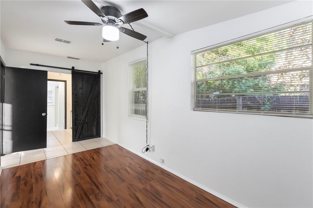 待售: $600,000 (3 贝兹, 0 浴室, 1390 平方英尺)