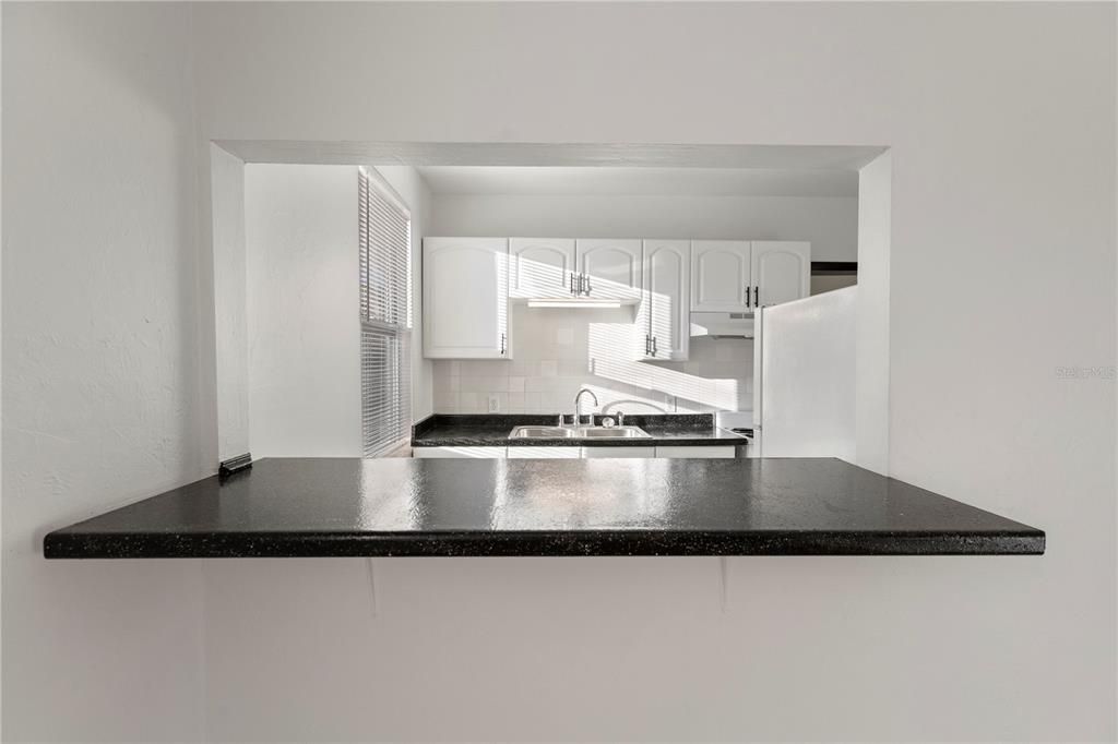 待售: $600,000 (3 贝兹, 0 浴室, 1390 平方英尺)