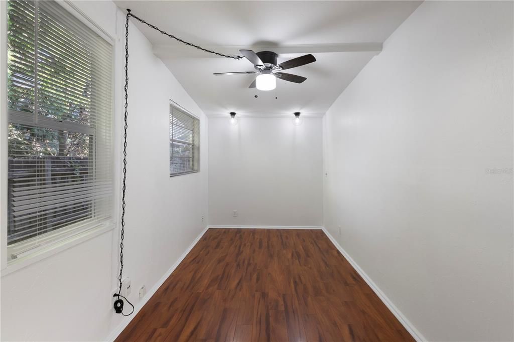 待售: $600,000 (3 贝兹, 0 浴室, 1390 平方英尺)