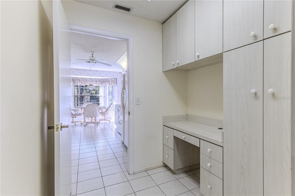 For Sale: $230,000 (2 beds, 2 baths, 1409 Square Feet)