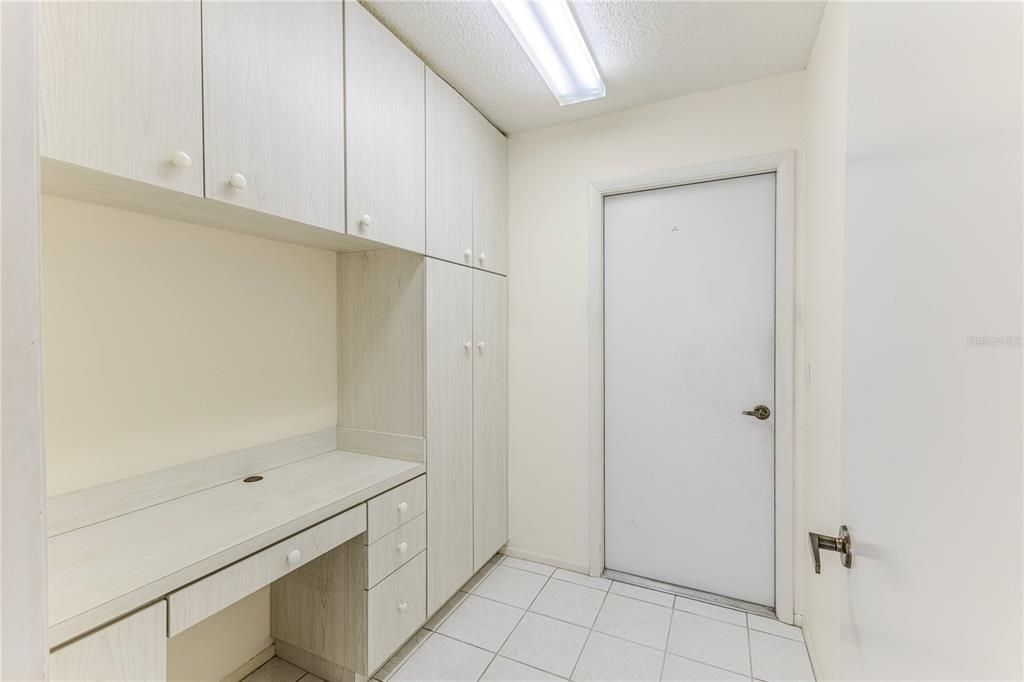 For Sale: $230,000 (2 beds, 2 baths, 1409 Square Feet)