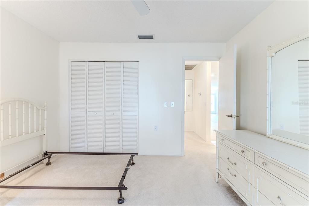 For Sale: $230,000 (2 beds, 2 baths, 1409 Square Feet)