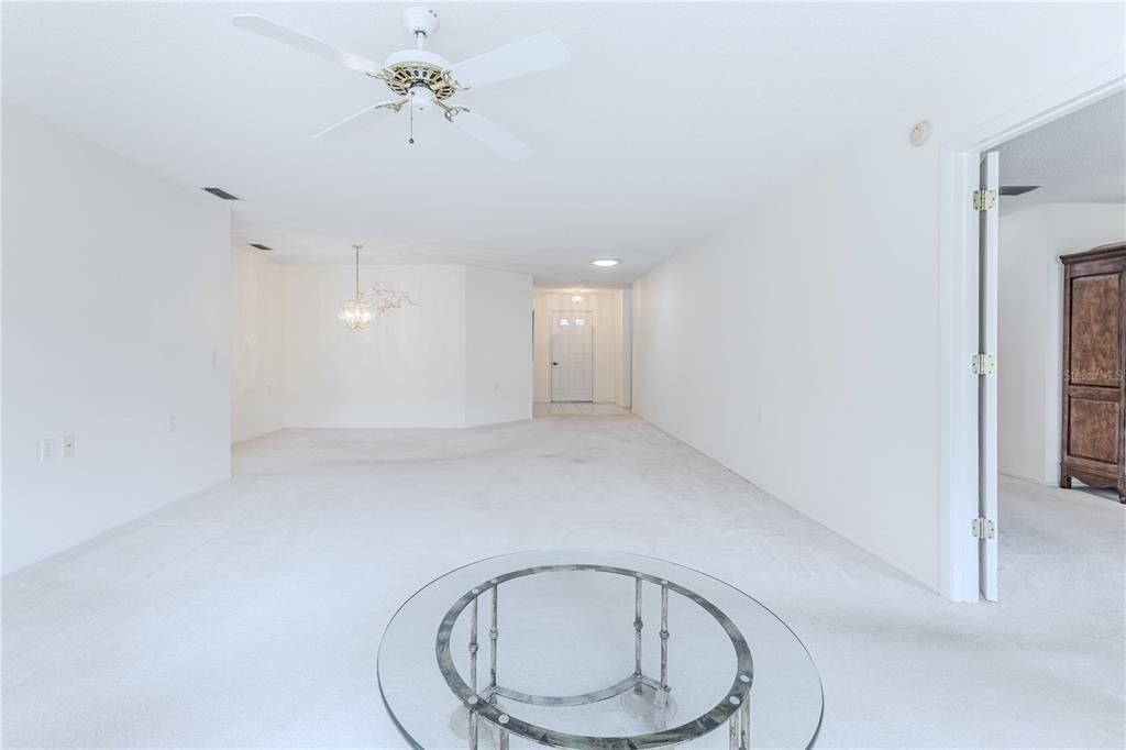 For Sale: $230,000 (2 beds, 2 baths, 1409 Square Feet)