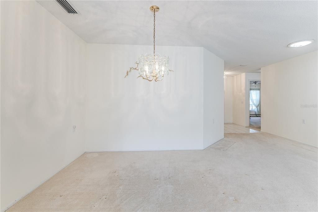 For Sale: $230,000 (2 beds, 2 baths, 1409 Square Feet)