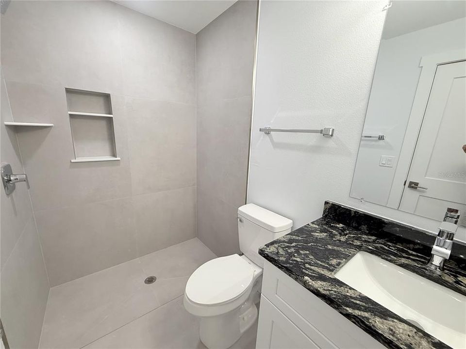 В аренду: $1,900 (3 спален, 2 ванн, 1142 Квадратных фут)