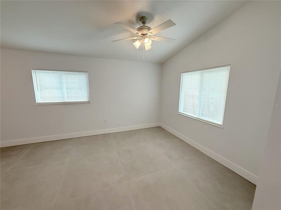 В аренду: $1,900 (3 спален, 2 ванн, 1142 Квадратных фут)