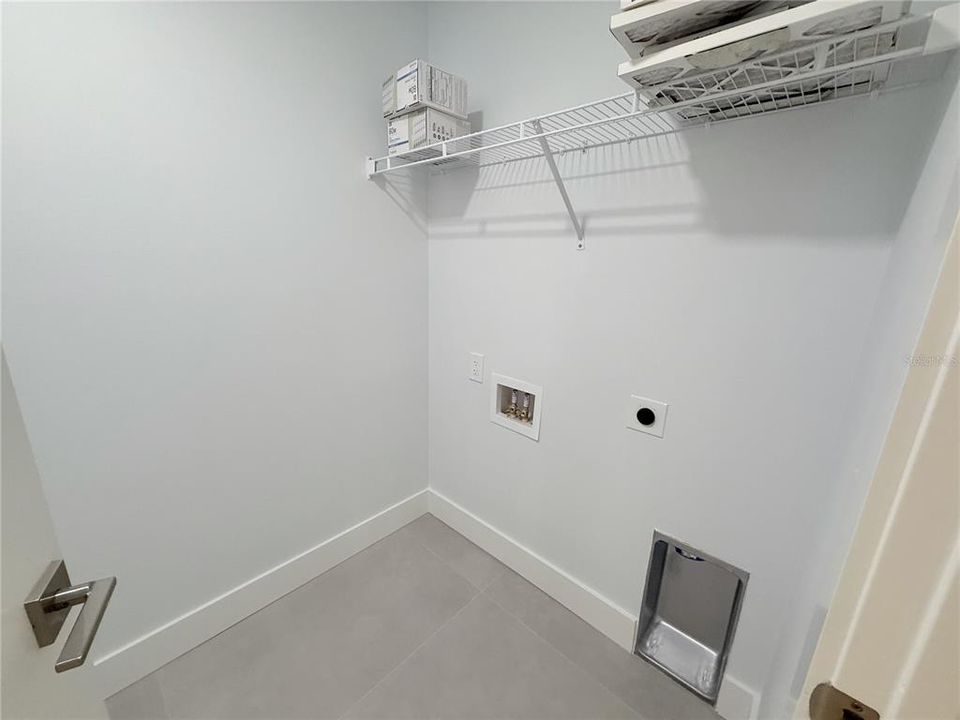 В аренду: $1,900 (3 спален, 2 ванн, 1142 Квадратных фут)