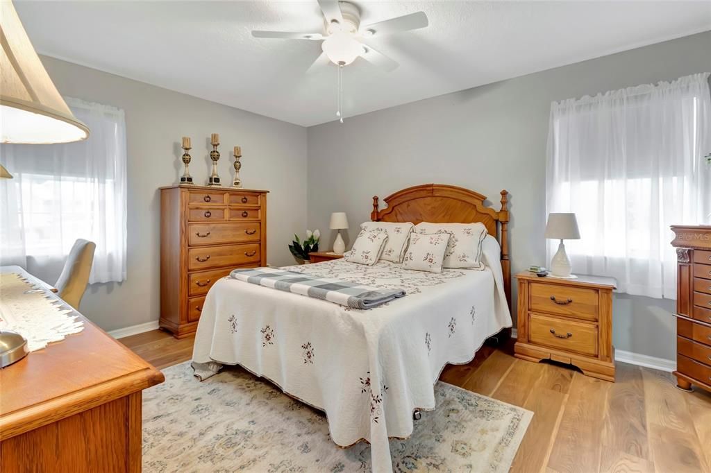 Activo con contrato: $275,000 (2 camas, 2 baños, 1176 Pies cuadrados)