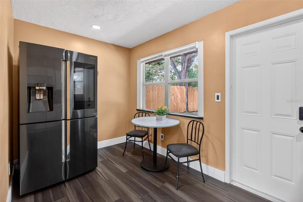 Activo con contrato: $275,000 (3 camas, 1 baños, 1052 Pies cuadrados)