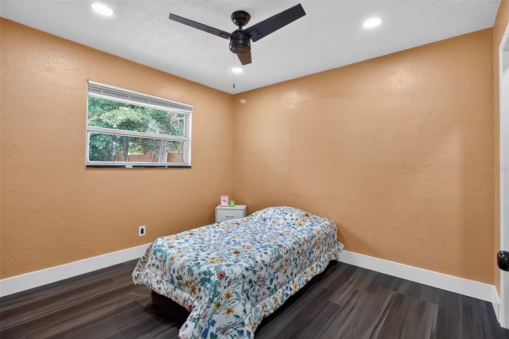 Activo con contrato: $275,000 (3 camas, 1 baños, 1052 Pies cuadrados)