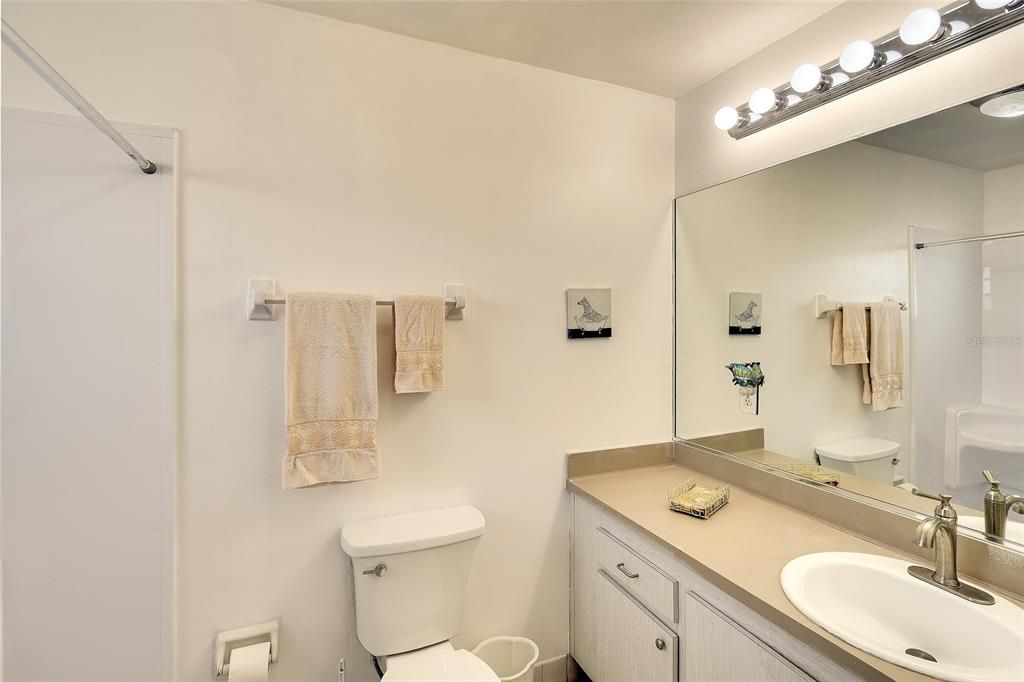 For Sale: $89,000 (1 beds, 1 baths, 725 Square Feet)
