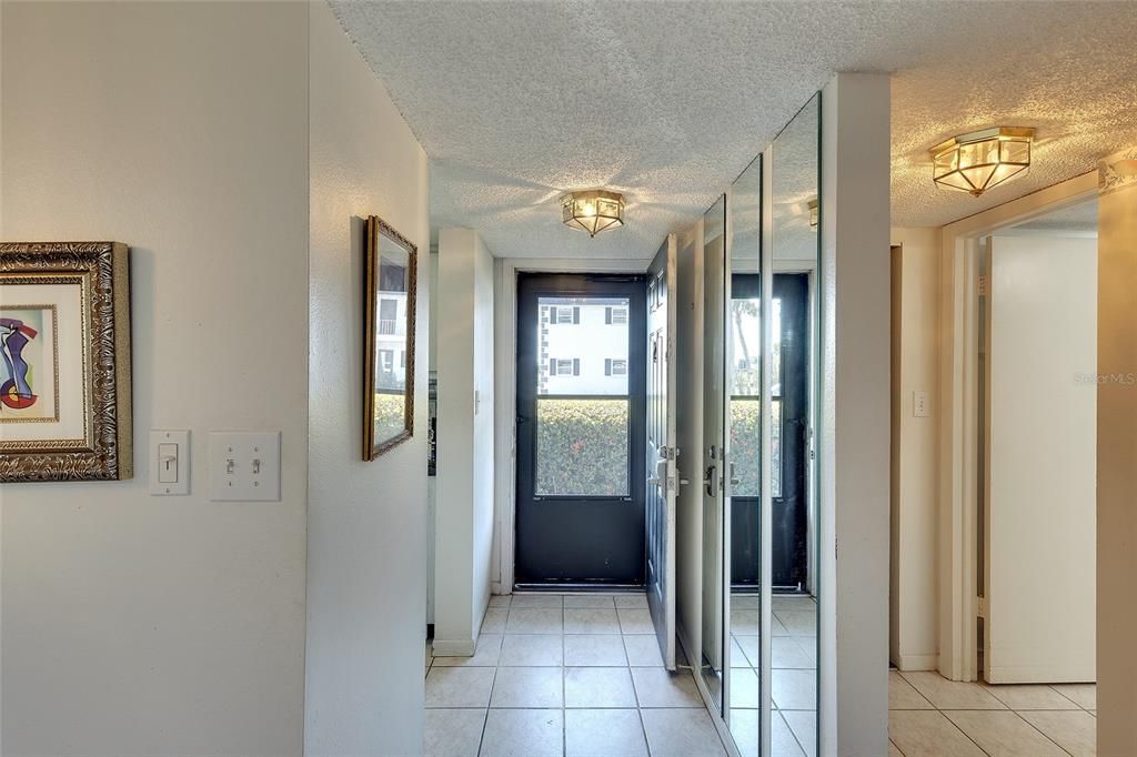 For Sale: $89,000 (1 beds, 1 baths, 725 Square Feet)