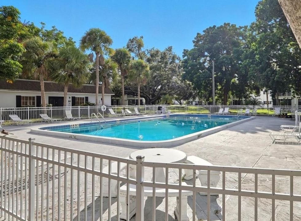 For Sale: $89,000 (1 beds, 1 baths, 725 Square Feet)