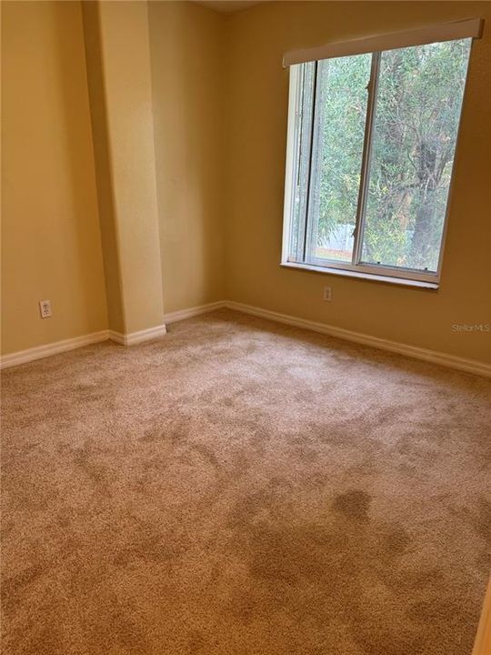 For Rent: $1,650 (2 beds, 1 baths, 700 Square Feet)