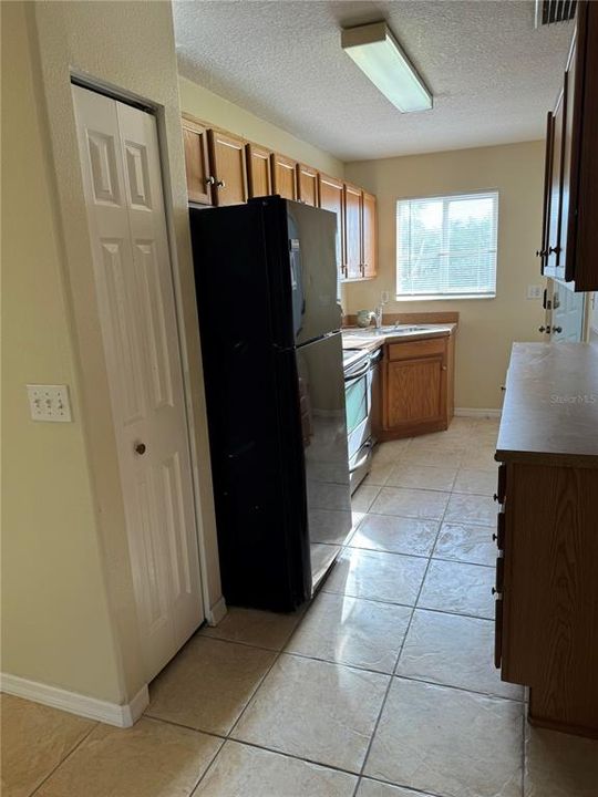 For Rent: $1,650 (2 beds, 1 baths, 700 Square Feet)