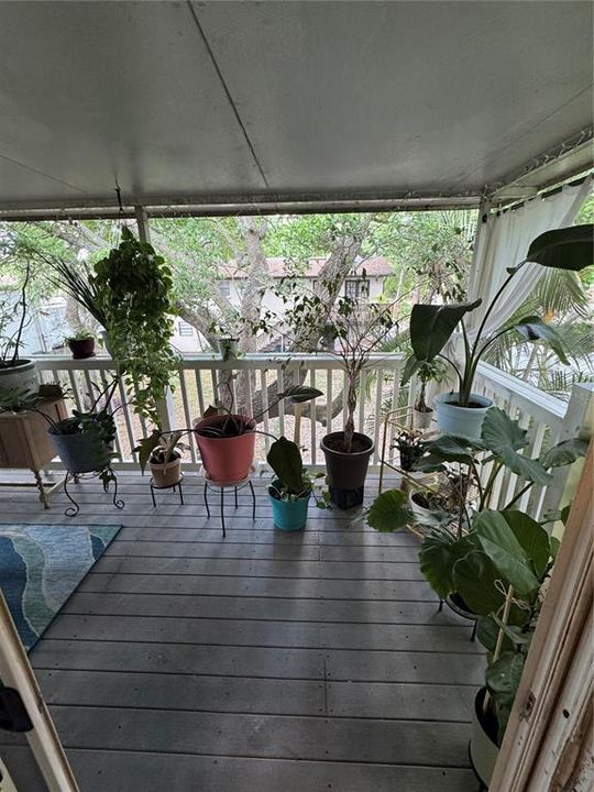 For Rent: $1,650 (2 beds, 1 baths, 700 Square Feet)