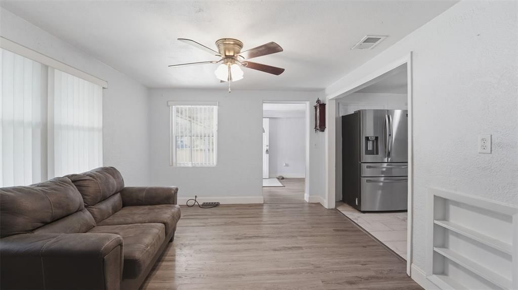En Venta: $249,900 (2 camas, 1 baños, 834 Pies cuadrados)
