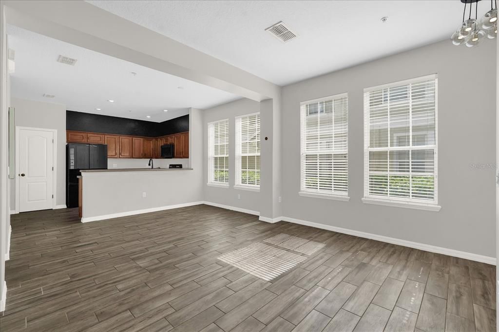 En Venta: $285,000 (3 camas, 2 baños, 1855 Pies cuadrados)