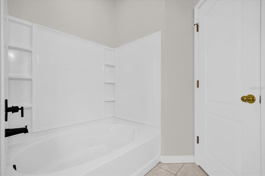 En Venta: $285,000 (3 camas, 2 baños, 1855 Pies cuadrados)